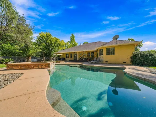 2138 Princeton Way, Redding, CA 96003