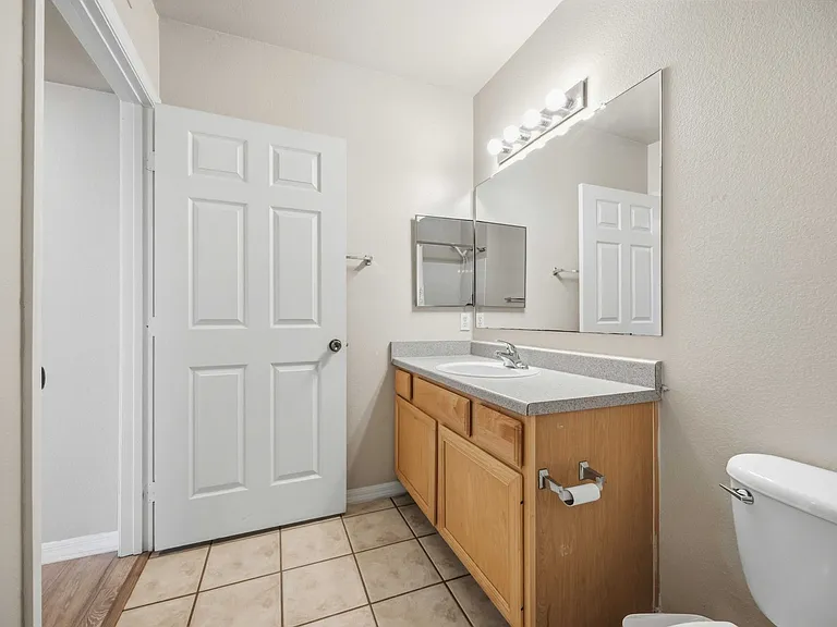 1025 Villagio Cir #208 — Photo 35