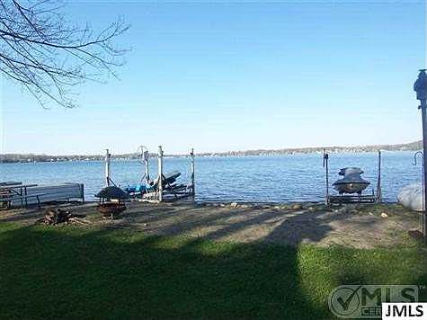 Please see Virtual Tour!