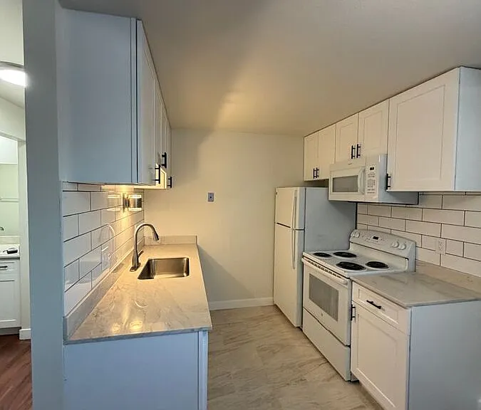 1060 Teller St #203 — Photo 2