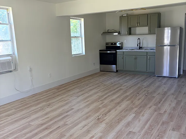 1200 Southlawn Blvd — Photo 12