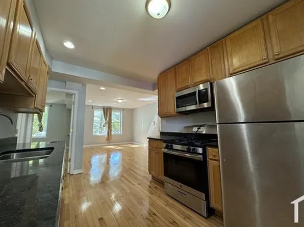 3616 W Augusta Blvd #1, Chicago, IL 60651