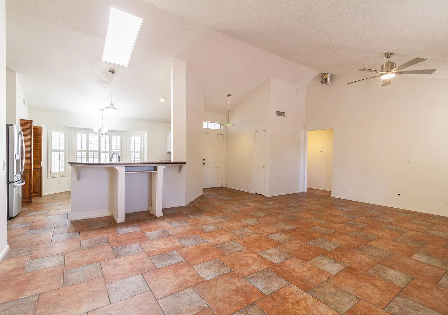 Country Style 3 Bedroom 2 Bath Home in Cul de Sac — Photo 4