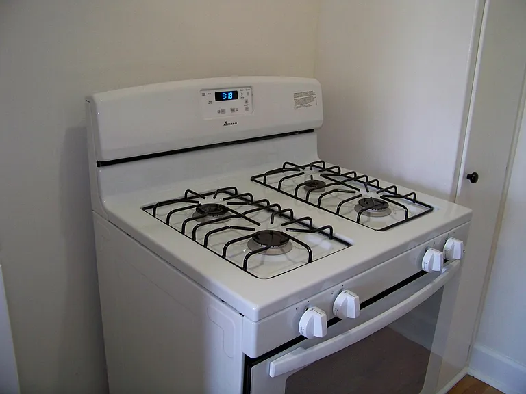 1422 N Serrano Ave #7 — Photo 15