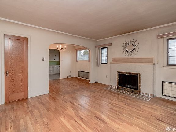 5th image of 6409 Tacoma Ave S