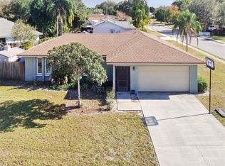 2800 Indianwood Dr, Sarasota, FL 34232