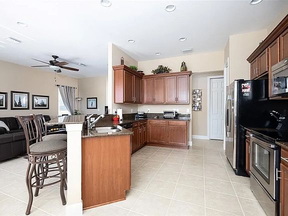 3rd image of 13192 Creekside Ln