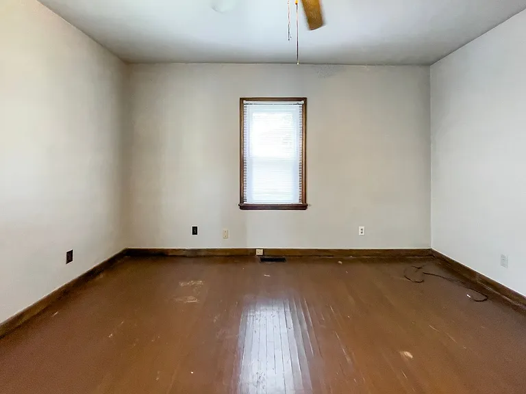 225 S College Ave — Photo 16