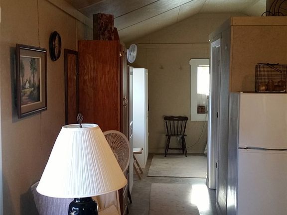 3rd image of 133 Connie Dr