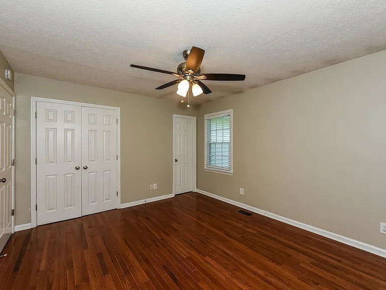 2121 Ravenwood Dr — Photo 6