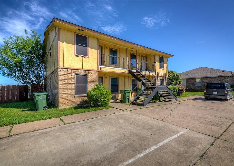 1st image of 301 Kings Way Dr APT B