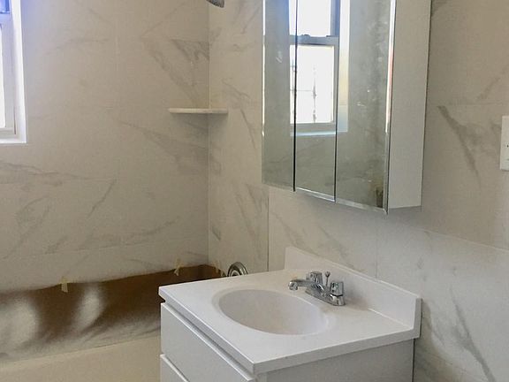 5th image of 41-20 Parsons Blvd #3