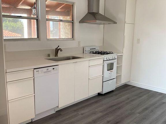 3rd image of 677-707 N Park Ave #30