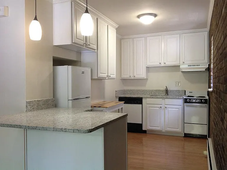 Mt. Adams Living — Photo 27