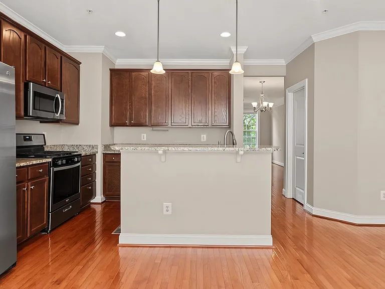 643 Pullman Pl — Photo 9