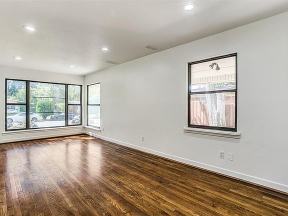 3rd image of 2327 Ballycastle Dr