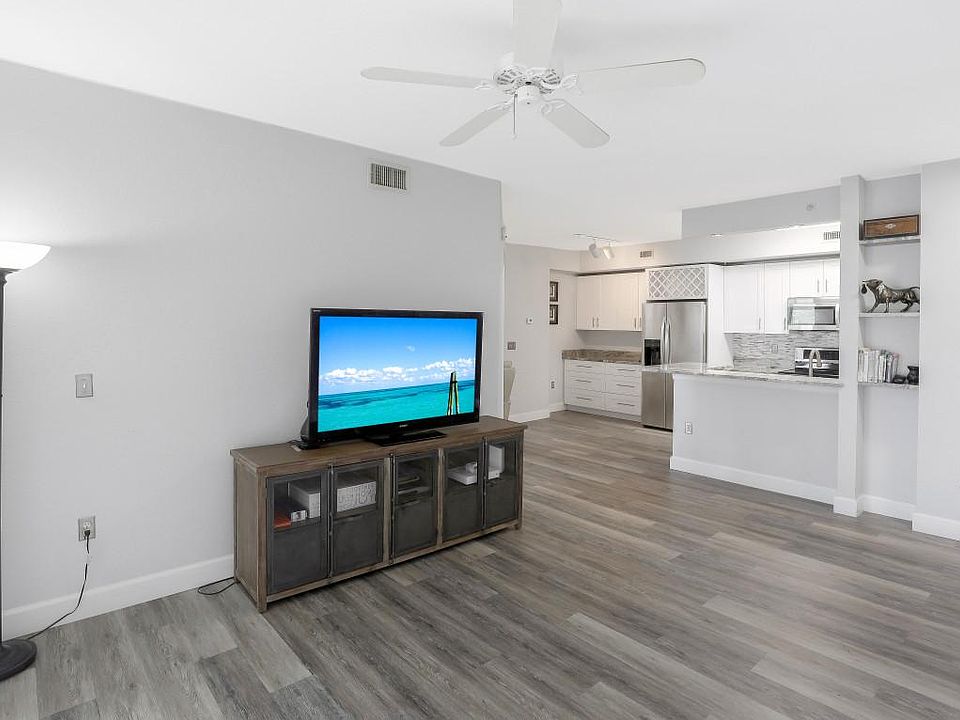 1st image of 6330 Aragon Way APT 204