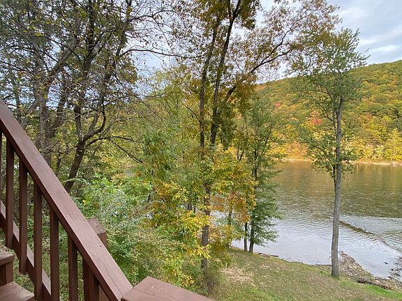 3rd image of 1154 River Dr #1156
