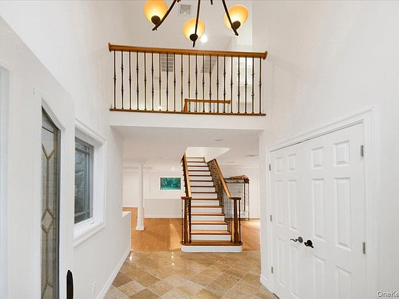 5th image of 451 Ardsley Road