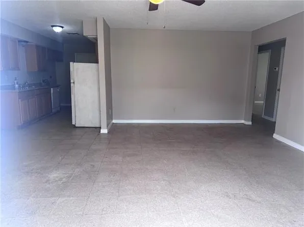 135 27th St, Kenner, LA 70062