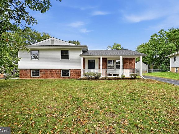 2nd image of 726 N Watford Ct