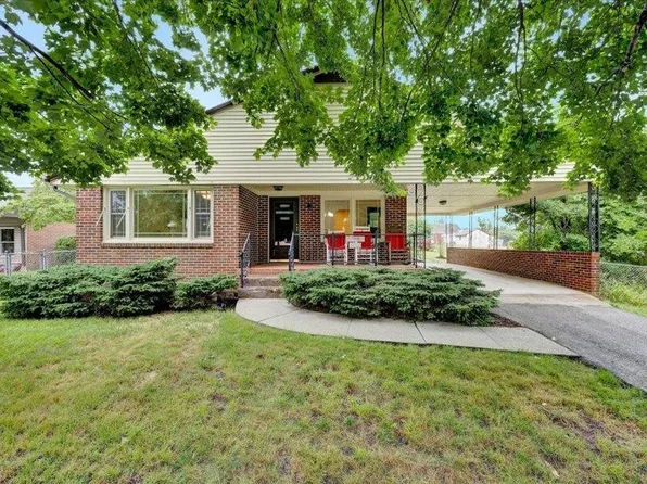 713 10th St, Radford, VA 24141