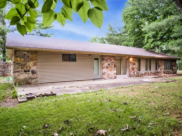 9079 E Division Street, Strafford, MO 65757