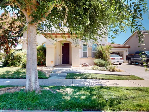 2201 Mustang Dr, Oakdale, CA 95361