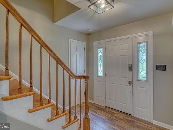 4th image of 324 Wallace Dr