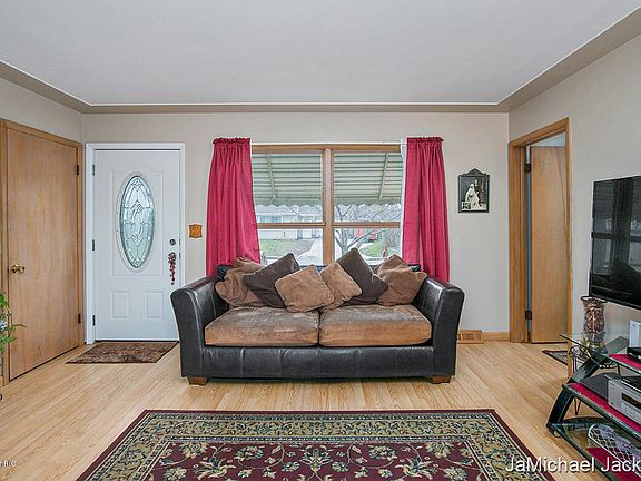 5th image of 3265 Olivet St SW