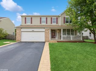 9938 Bedford Dr, Huntley, IL 60142