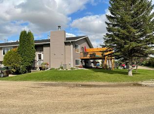 1402B 1st St, Langdon, ND 58249