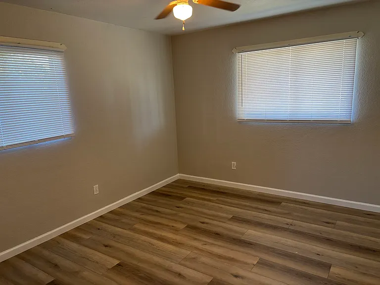 614 J St — Photo 3