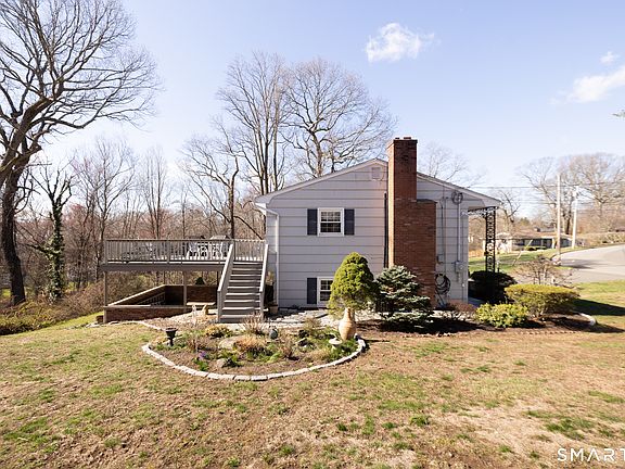 5th image of 100 Oakridge Road