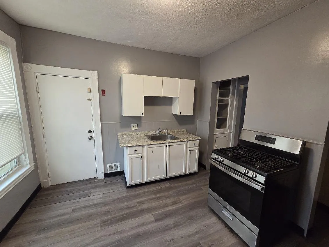 2 bed, 1200 sqft, $2,750 — Photo 3