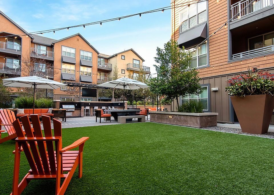 1st image of 333 Main St #308