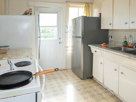 3rd image of 188 Lingan Rd