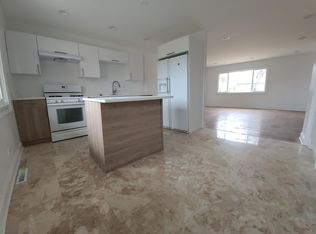 347 Cherry Valley Rd, Vernon Hills, IL 60061