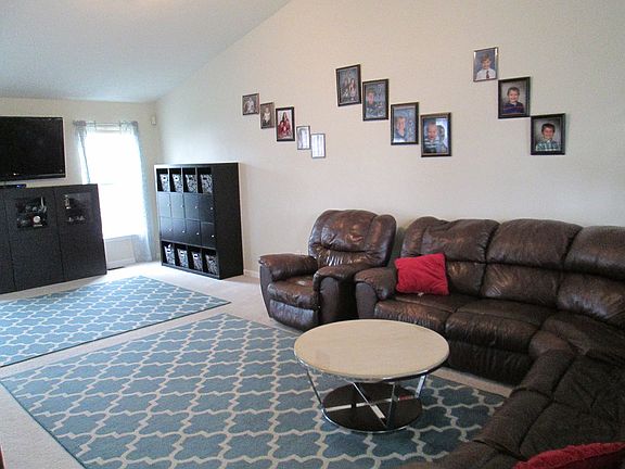 2nd image of 28 Wendy Ln