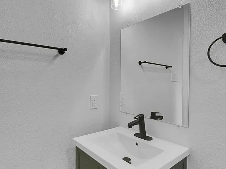 1606 N 9th St — Photo 10