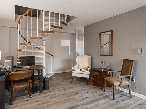 4th image of 11820 Edgewater Dr #807-907