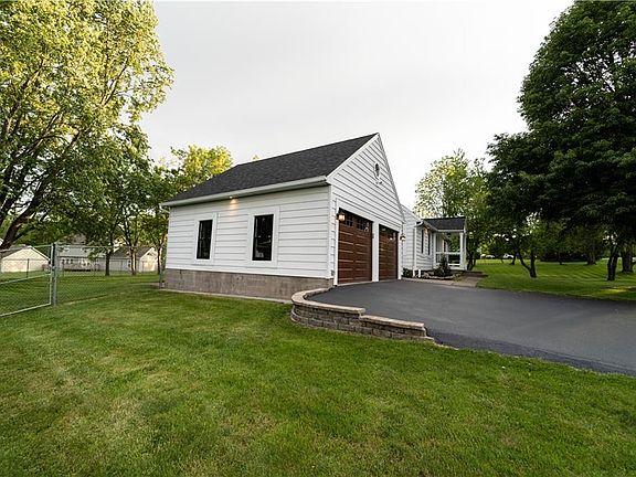 5th image of 115 Valley View Dr