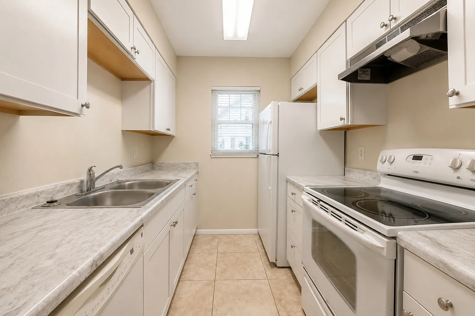 Las Palmas (Unicenter Rentals) - B — Photo 3