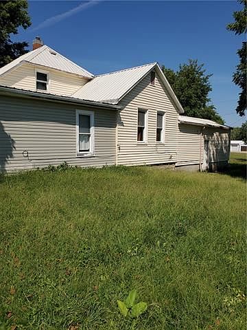 2nd image of 1004 Utah St