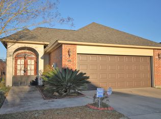 652 Fall Creek Dr, Baton Rouge, LA 70810