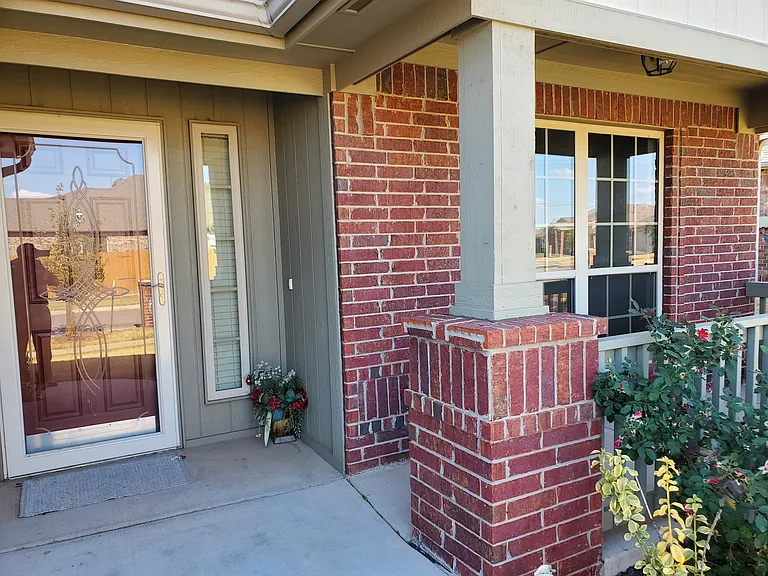 19109 Blanco Dr — Photo 2