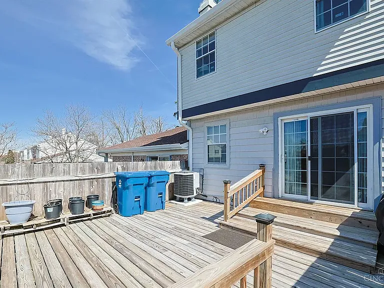 7519 Kingsgate Way — Photo 23