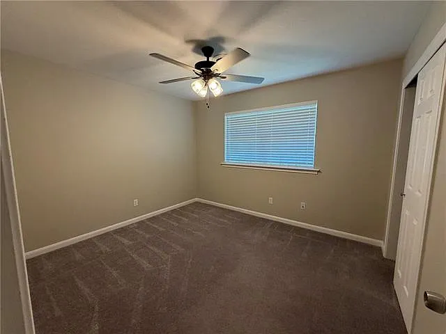 210 Camden St — Photo 16