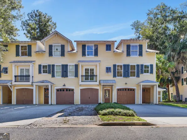 235 Oyster Point Dr, Midway, GA 31320