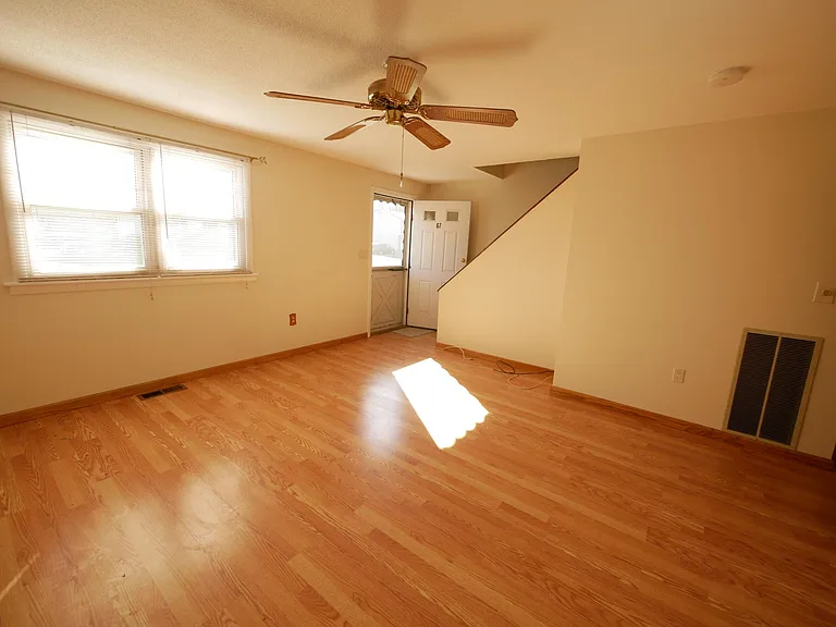 67 Robertson St — Photo 11